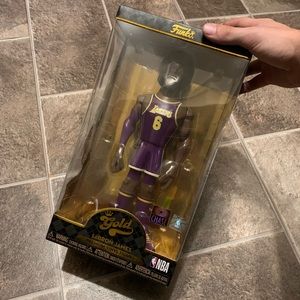 NBA Funko Gold Pop Lebron James 12 Inch Purple Jersey CHASE Premium Vinyl Figure
